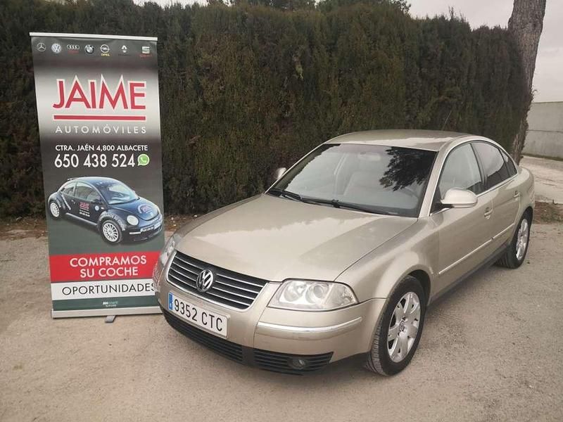 Usado VW Passat Highline 129 CV (94 kW) 2004 Beige Berlina