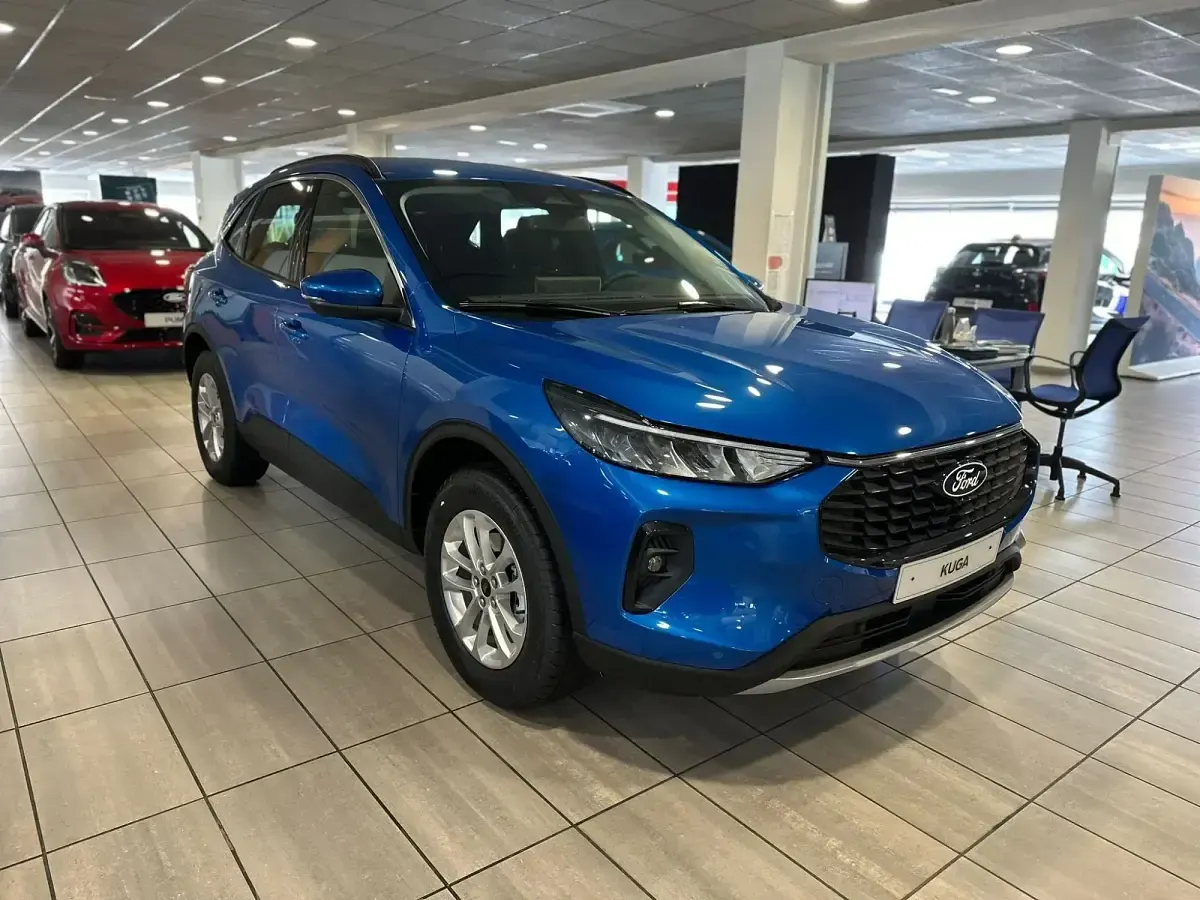 Nuevo Ford Kuga Titanium 243 CV (178 kW) 2026 Verde SUV