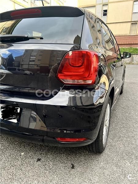 Usado VW Polo Advance 70 CV (51 kW) 2013 Negro Berlina