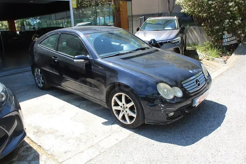 Usado Mercedes C220 Classic 150 CV (110 kW) 2005 Azul Berlina
