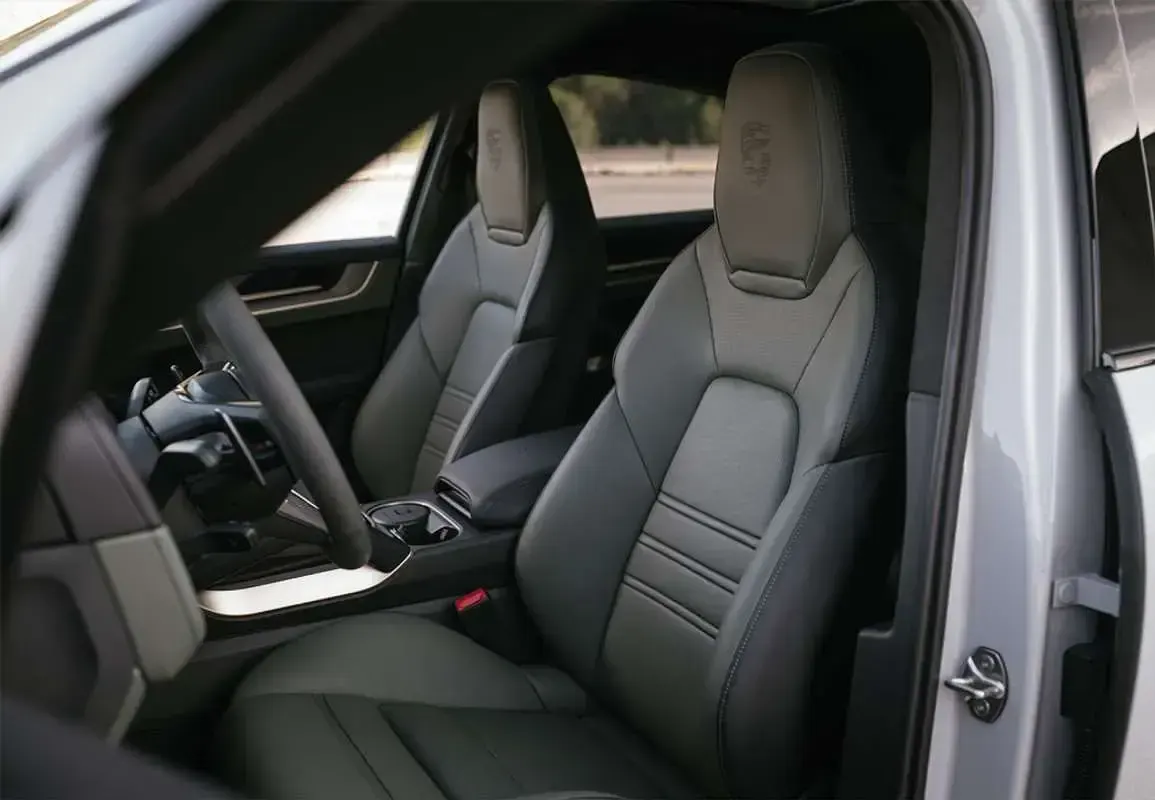 Usado Porsche Cayenne Turbo E-Hybrid 740 CV (544 kW) 2024 Gris SUV