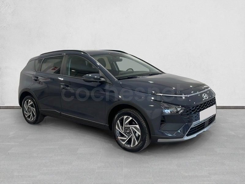 Nuevo Hyundai Bayon 100 CV (73 kW) 2025 Gris / plata SUV