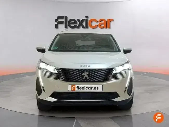 Usado Peugeot 3008 Allure 130 CV (95 kW) 2021 Blanco SUV