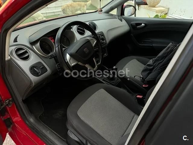 Usado Seat Ibiza Style 105 CV (77 kW) 2010 Rojo Berlina