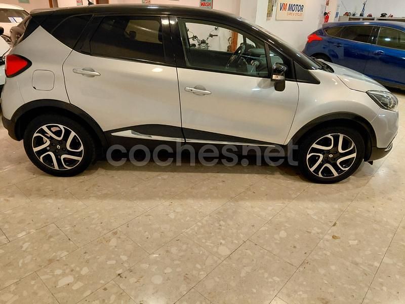 Gris / plata Usado 2016 Renault Captur Zen SUV | 8900 € (Precio justo) - Imagen 1/4