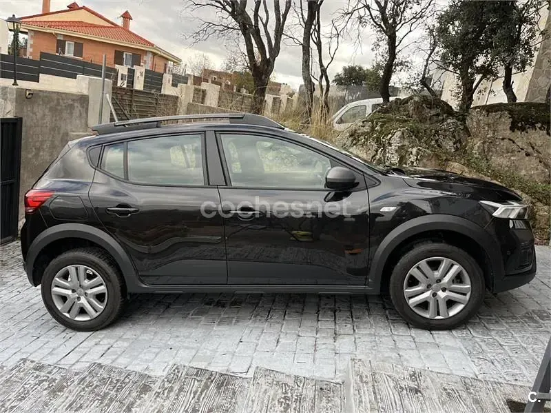 Usado Dacia Sandero Expression 101 CV (74 kW) 2023 Negro Berlina