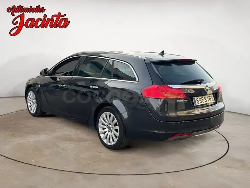 Usado Opel Insignia Cosmo 160 CV (117 kW) 2011 Negro Familiar