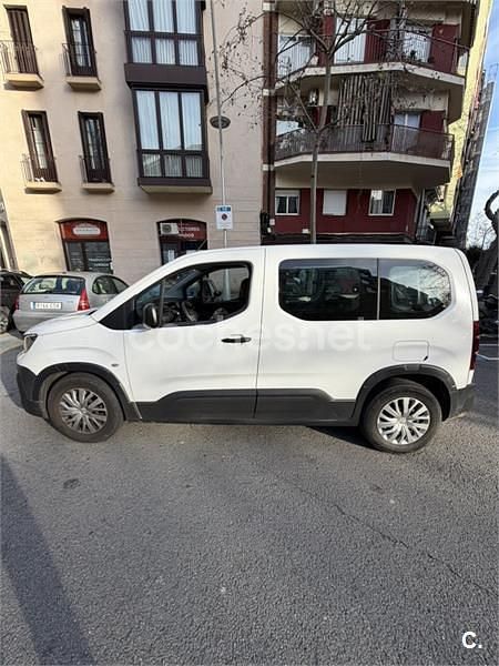 Usado Peugeot Rifter Access 100 CV (73 kW) 2019 Blanco Monovolumen