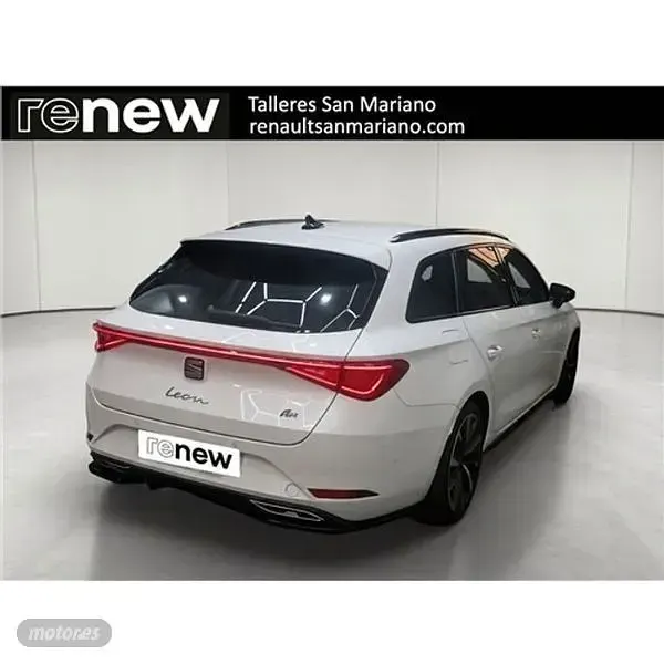 Usado Seat Leon FR 150 CV (110 kW) 2020 Blanco Berlina