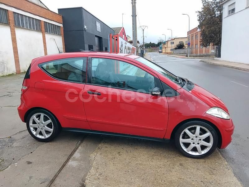 Usado Mercedes A180 109 CV (80 kW) 2007 Rojo Berlina