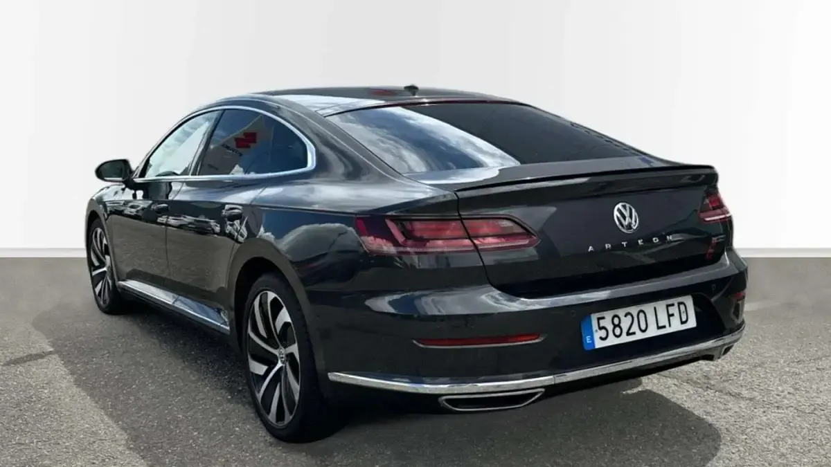 Usado VW Arteon R-line 241 CV (177 kW) 2020 Negro Berlina