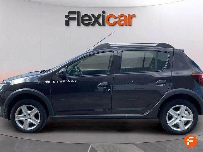 Usado Dacia Sandero Stepway 90 CV (66 kW) 2016 Negro Utilitario