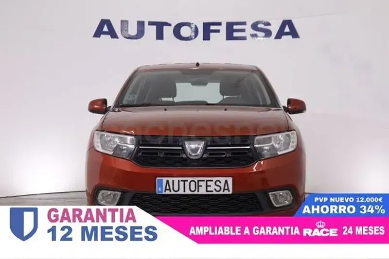 Usado Dacia Sandero Lauréate 75 CV (55 kW) 2017 Granate Berlina