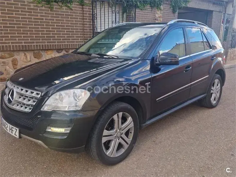 Usado Mercedes ML300 190 CV (139 kW) 2011 Negro SUV