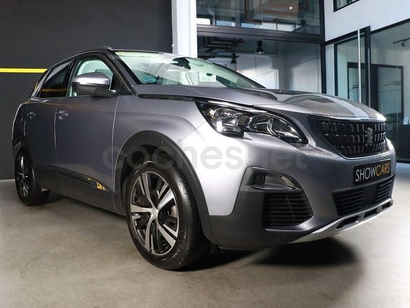 Usado Peugeot 3008 Allure 130 CV (95 kW) 2020 Gris / plata SUV