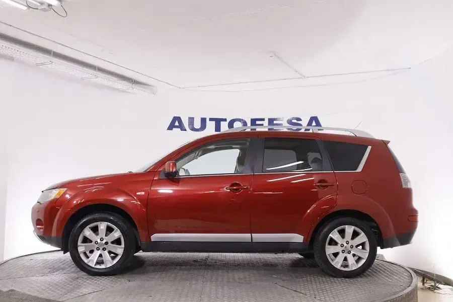Usado Mitsubishi Outlander 140 CV (102 kW) 2009 Rojo SUV