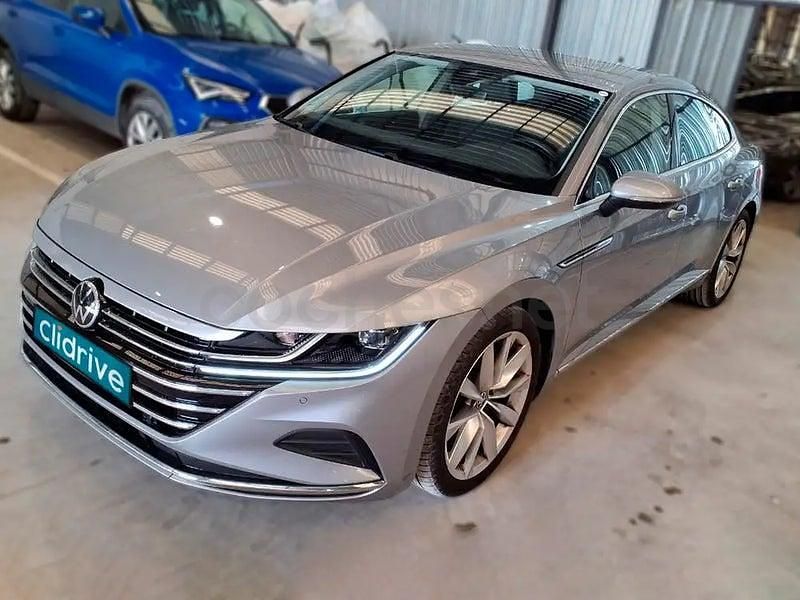 Usado VW Arteon Elegance 150 CV (110 kW) 2022 Gris / plata Berlina