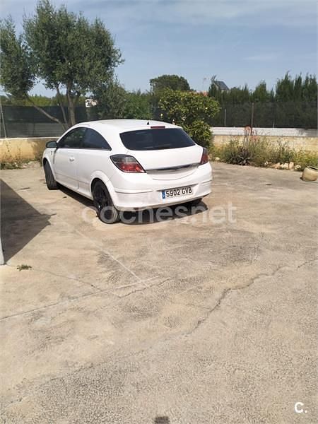 Usado Opel Astra GTC 110 CV (80 kW) 2010 Blanco Berlina