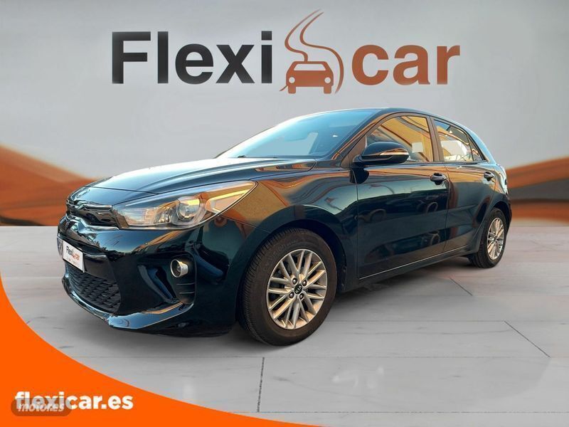 Usado Kia Rio 84 CV (61 kW) 2018 Negro Berlina