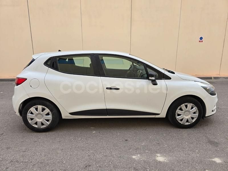 Usado Renault Clio IV Life 75 CV (55 kW) 2017 Blanco Berlina