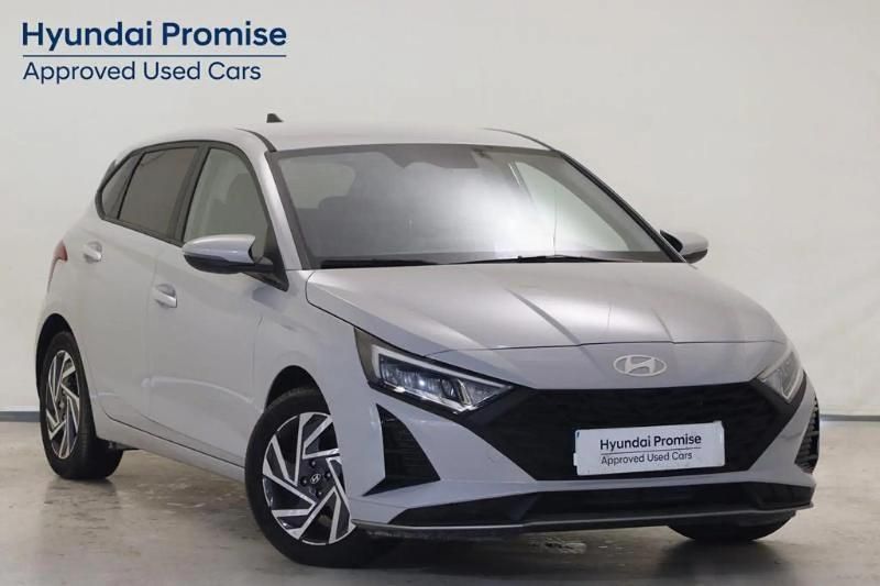 Usado Hyundai i20 100 CV (73 kW) 2025 Gris/plata Utilitario
