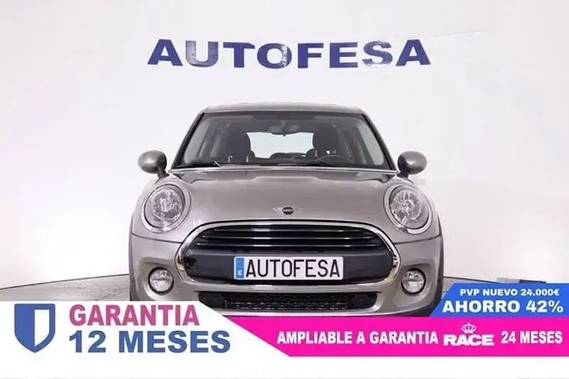 Usado Mini ONE 102 CV (75 kW) 2018 Gris / plata Utilitario
