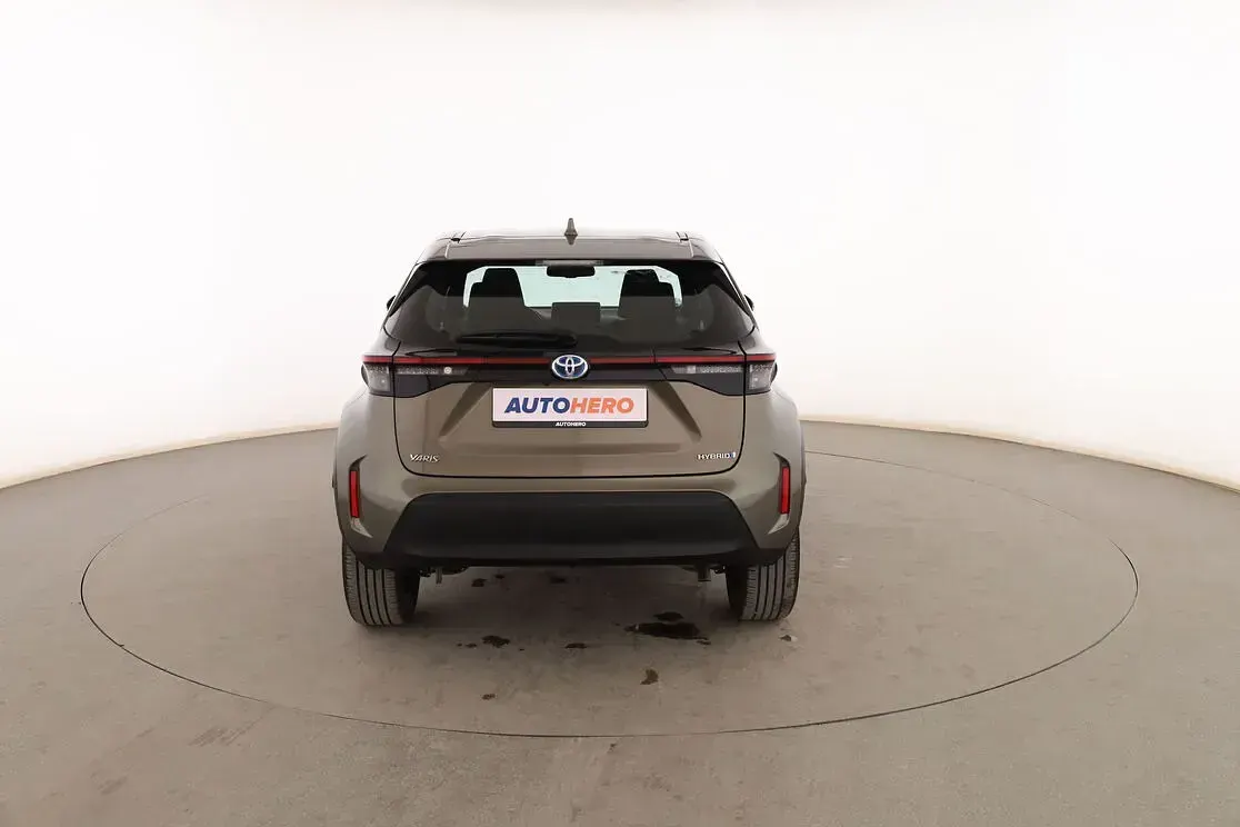 Usado Toyota Yaris Cross Active 116 CV (85 kW) 2023 Verde SUV