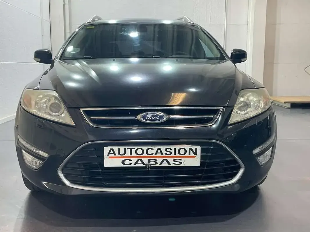 Usado Ford Mondeo Titanium 140 CV (102 kW) 2012 Negro Familiar