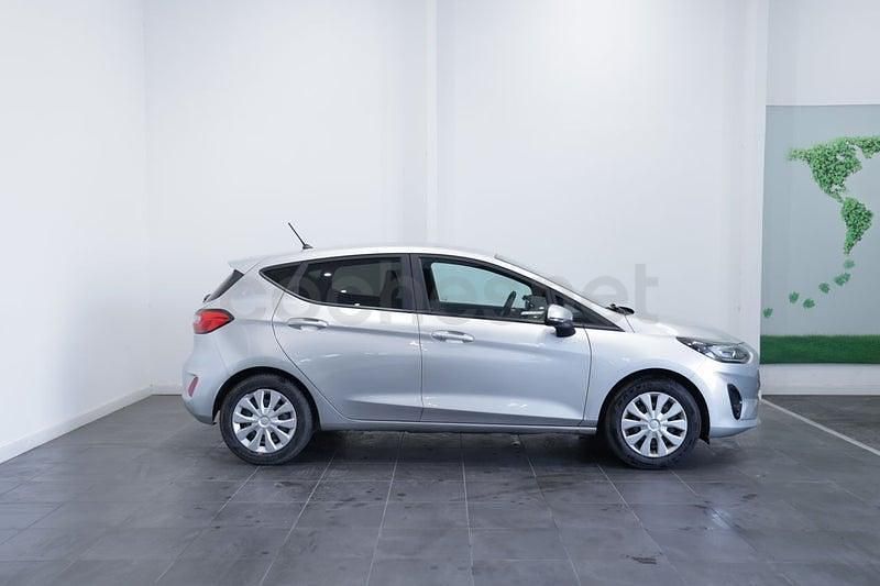 Usado Ford Fiesta Trend 75 CV (55 kW) 2022 Gris / plata Utilitario
