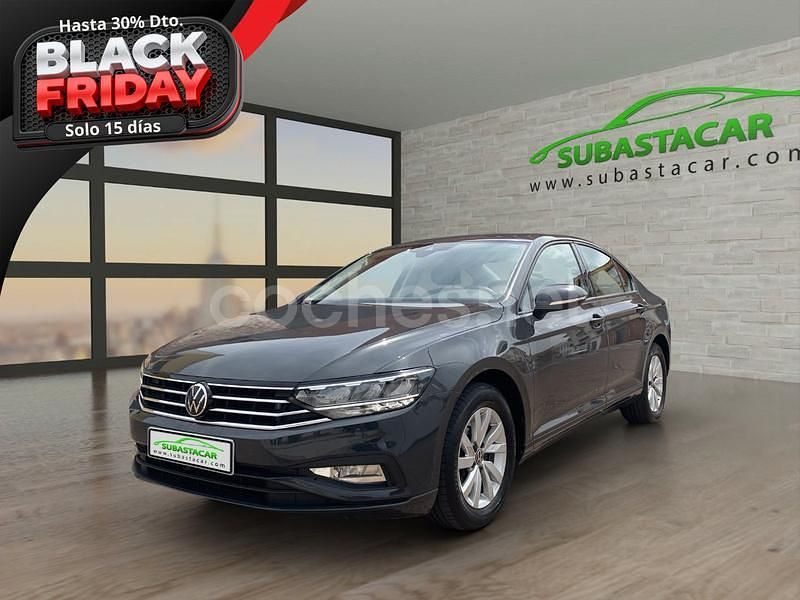 Gris / plata Usado 2020 VW Passat Business Berlina | 17.400 € (Buen precio) - Imagen 1/4