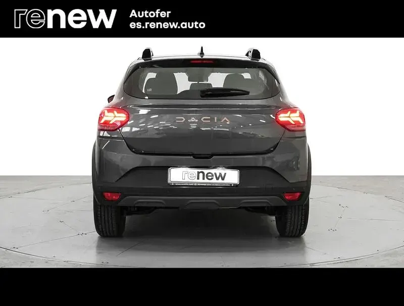 Usado Dacia Sandero Extreme 101 CV (74 kW) 2025 Verde Berlina