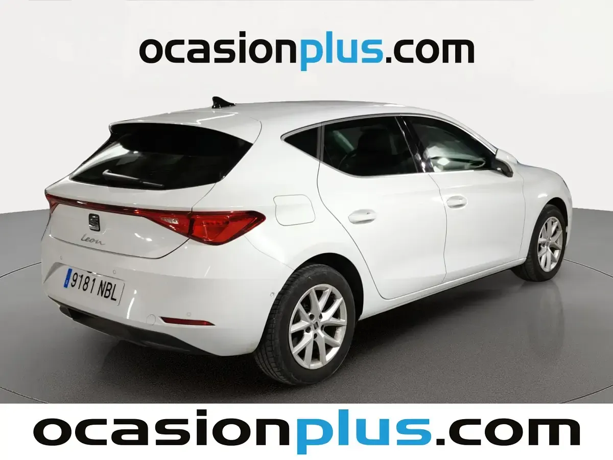 Usado Seat Leon Style 116 CV (85 kW) 2025 Blanco Utilitario