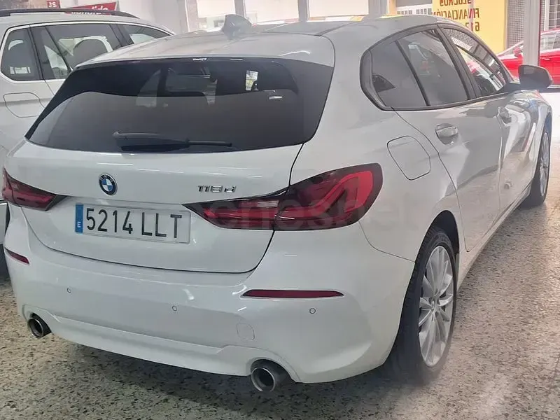 Usado BMW 118 150 CV (110 kW) 2021 Blanco Utilitario