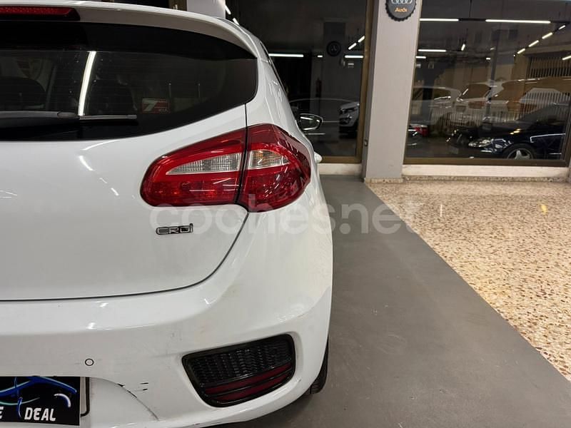 Usado Kia Ceed GT 90 CV (66 kW) 2017 Blanco Berlina