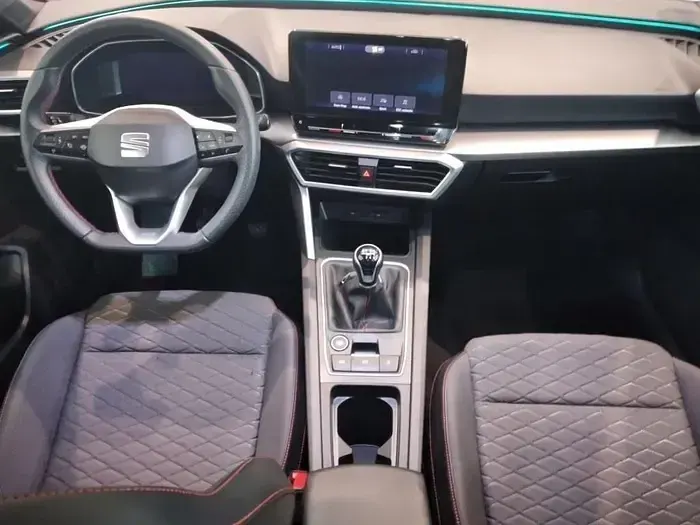 Usado Seat Leon FR 150 CV (110 kW) 2024 Rojo