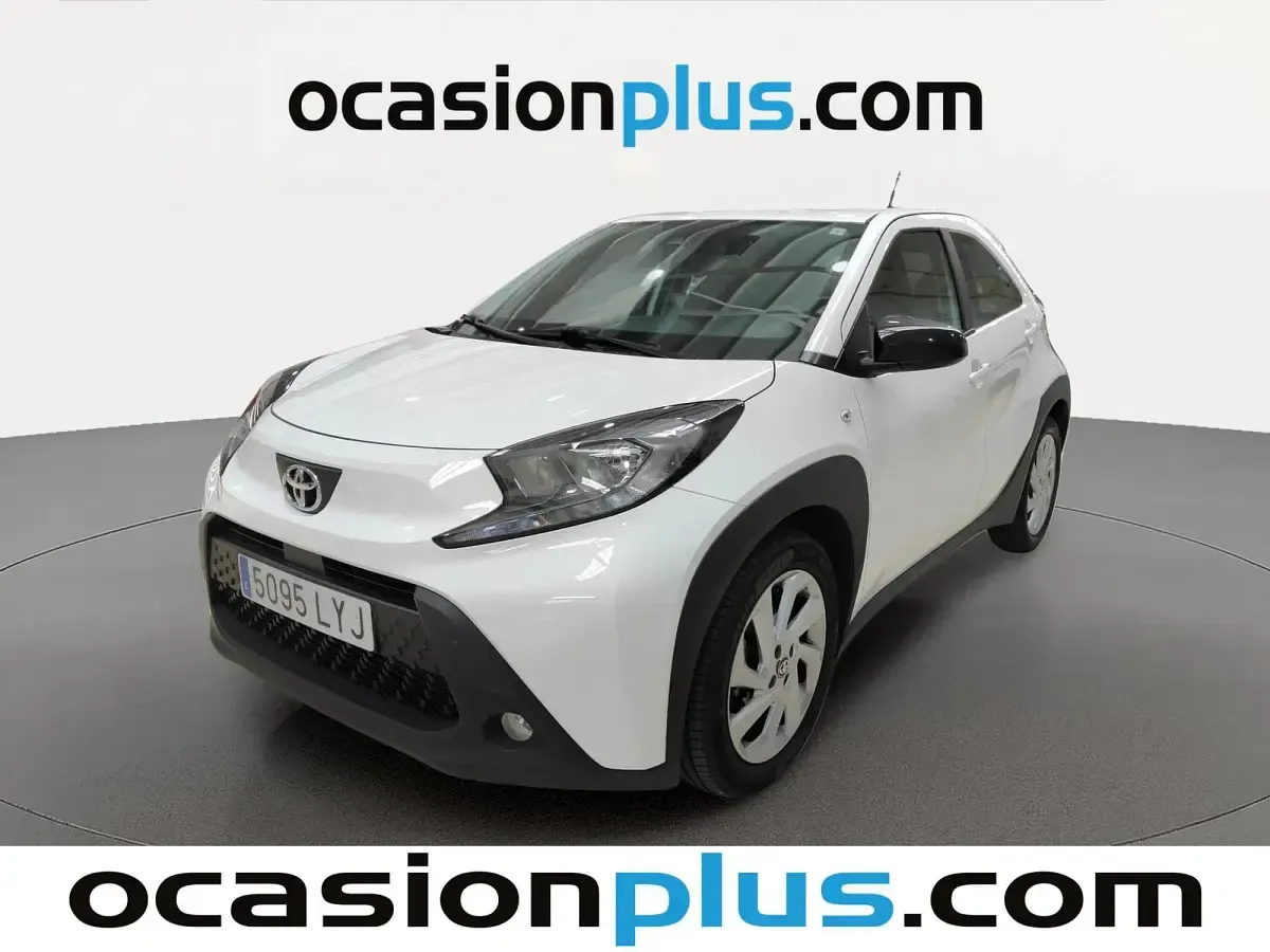 Usado Toyota Aygo X Play 72 CV (52 kW) 2022 SUV