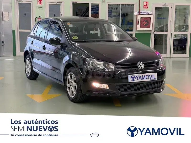 Usado VW Polo Advance 75 CV (55 kW) 2014 Negro Berlina