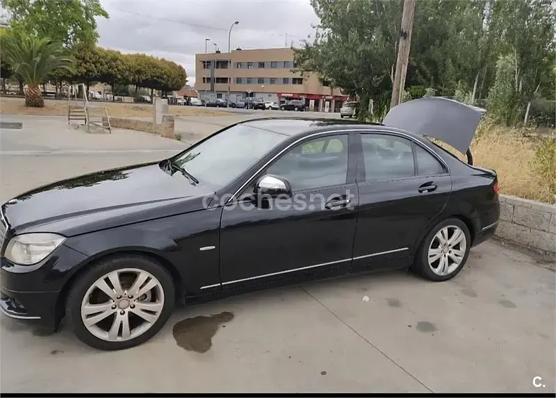 Usado Mercedes C180 Avantgarde 143 CV (105 kW) 2008 Negro Berlina