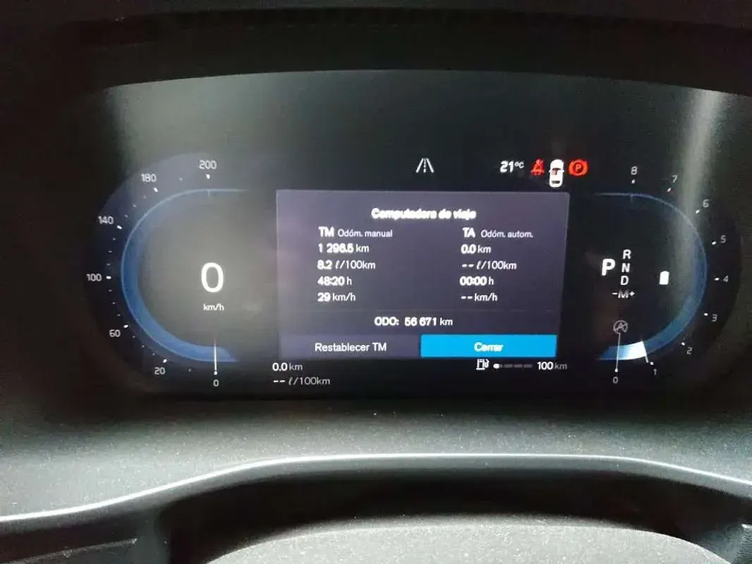 Usado Volvo XC40 Core 211 CV (155 kW) 2023 Gris SUV