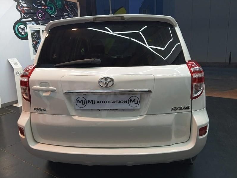 Usado Toyota RAV4 Executive 150 CV (110 kW) 2011 Blanco SUV