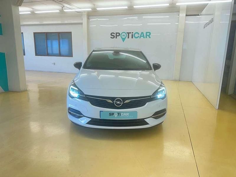 Używany Opel Astra Design & Tech 122 KM (89 kW) 2021 Biały Sedan/Limuzyna