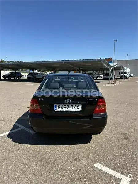 Usado Toyota Corolla Sol 110 CV (80 kW) 2005 Negro Berlina