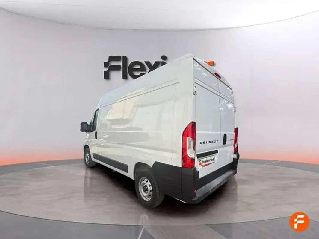 Usado Peugeot Boxer 120 CV (88 kW) 2025 Blanco Van