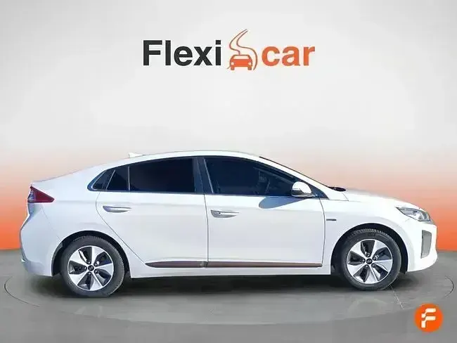 Usado Hyundai Ioniq 100 kW (136 CV) 2020 Blanco Utilitario