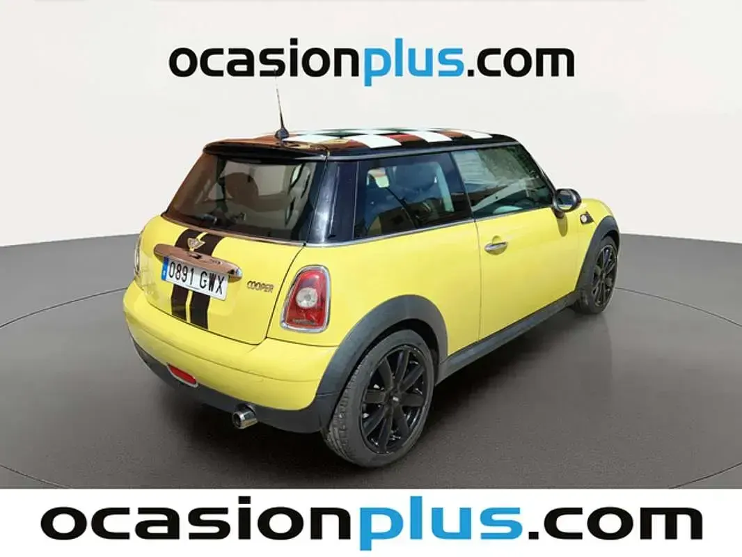 Usado Mini Cooper 122 CV (89 kW) 2010 Amarillo Utilitario