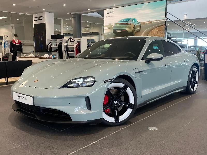 Verde Usado 2024 Porsche Taycan 4S Berlina | 139.900 € - Imagen 1/4