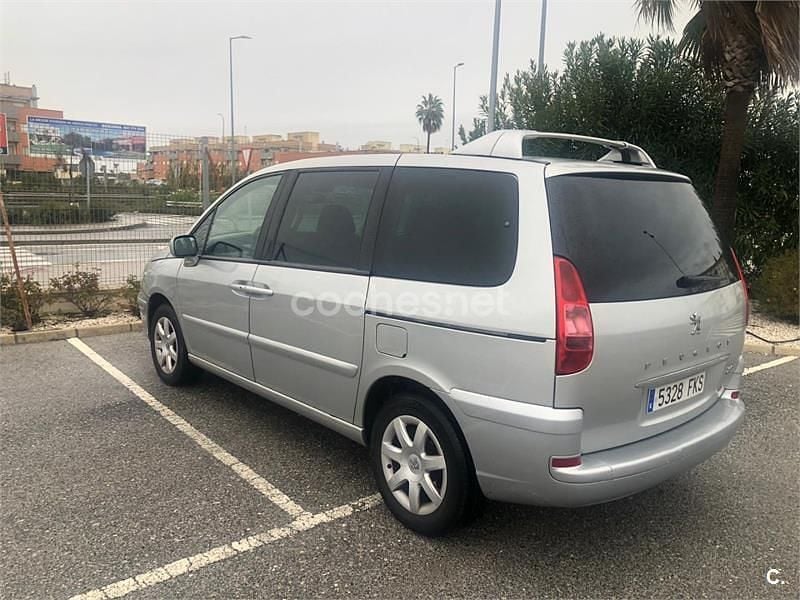 Usado Peugeot 807 143 CV (105 kW) 2007 Gris / plata Monovolumen