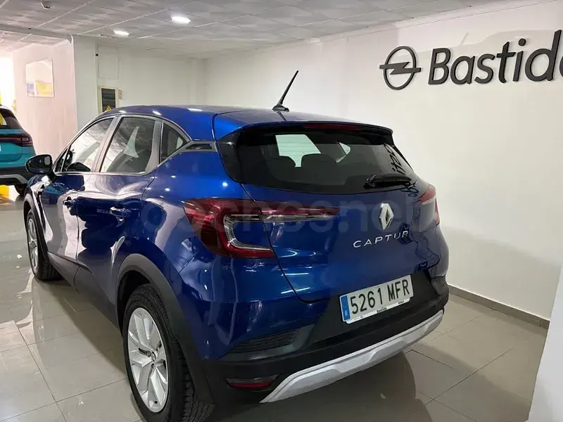 Usado Renault Captur Equilibre 90 CV (66 kW) 2023 Azul SUV