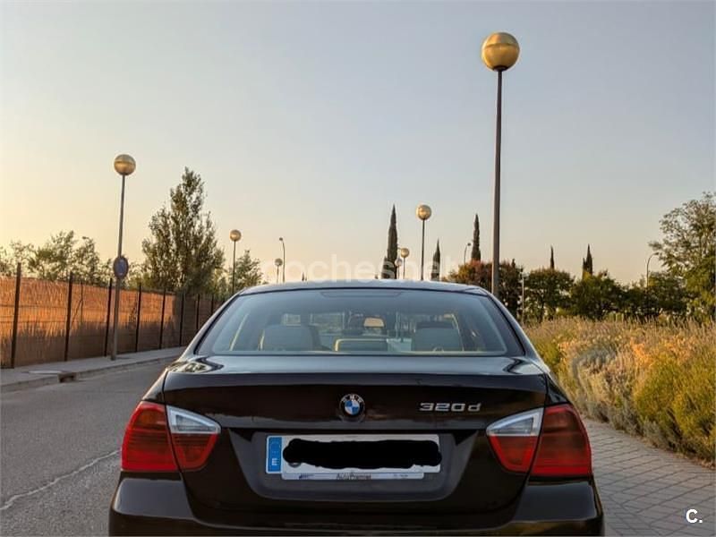 Negro Usado 2008 BMW 320 Berlina | 9500 € (Precio justo) - Imagen 1/4