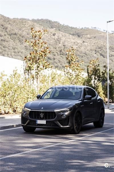 Usado Maserati Levante 430 CV (316 kW) 2019 Gris / plata SUV